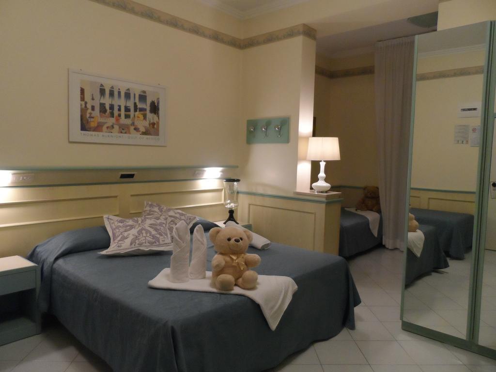 Hotel Arizona Риччоне Экстерьер фото