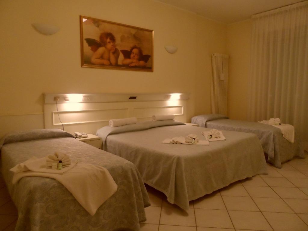 Hotel Arizona Риччоне Номер фото